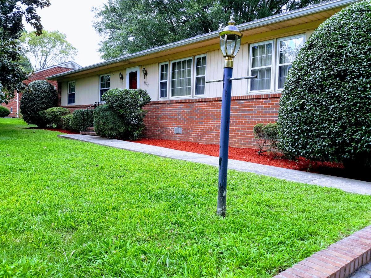 Quiet, Clean House W/ Steel Balls Bed & Breakfast Richmond Exterior photo