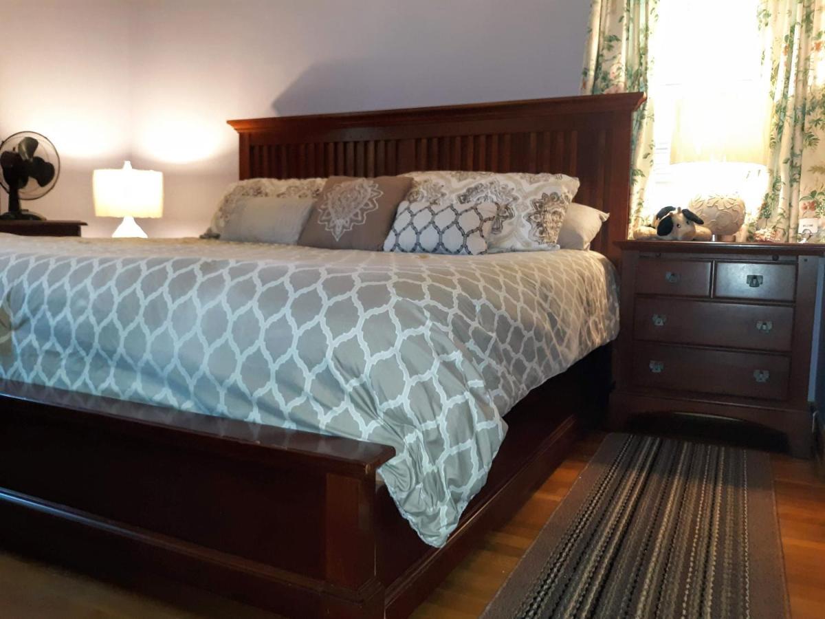 Quiet, Clean House W/ Steel Balls Bed & Breakfast Richmond Exterior photo